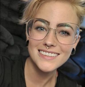 Meet your Posher, Vanessa